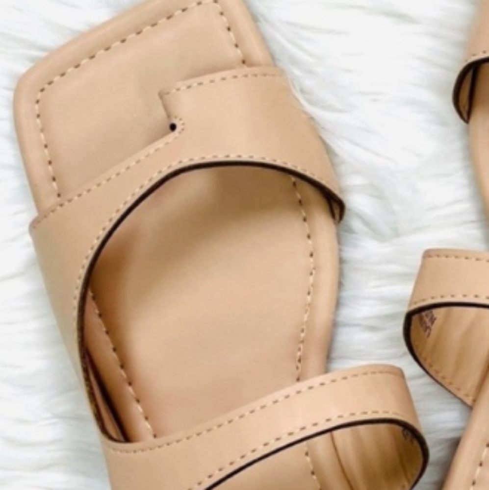 🆕 LAVINA NUDE TOE SANDALS - Picture 5 of 9